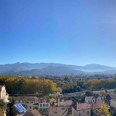 2 Terrasses Vue A 360 Sur Les Montagnes Apartment *